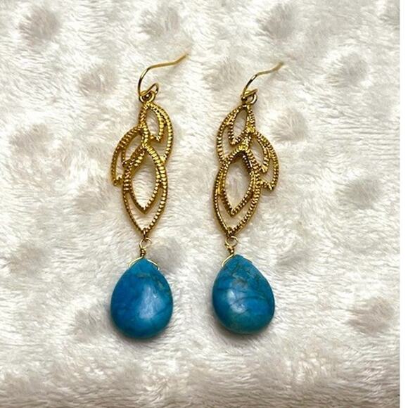 Vintage Gold Plated Leaves w/Turquoise Teardrops Dangle Earrings - Picture 2 of 4